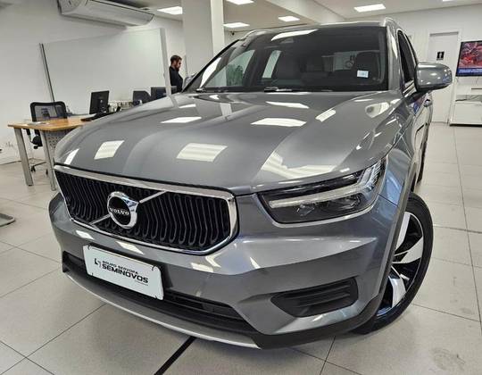 VOLVO XC40 2.0 T5 GASOLINA MOMENTUM AWD GEARTRONIC